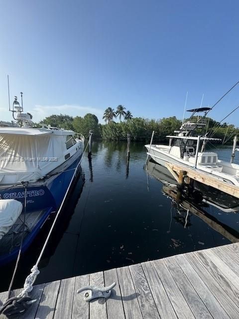 待售: $2,100 (0.01 acres)