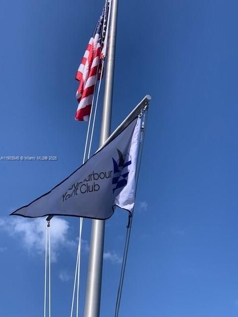 待售: $2,100 (0.01 acres)