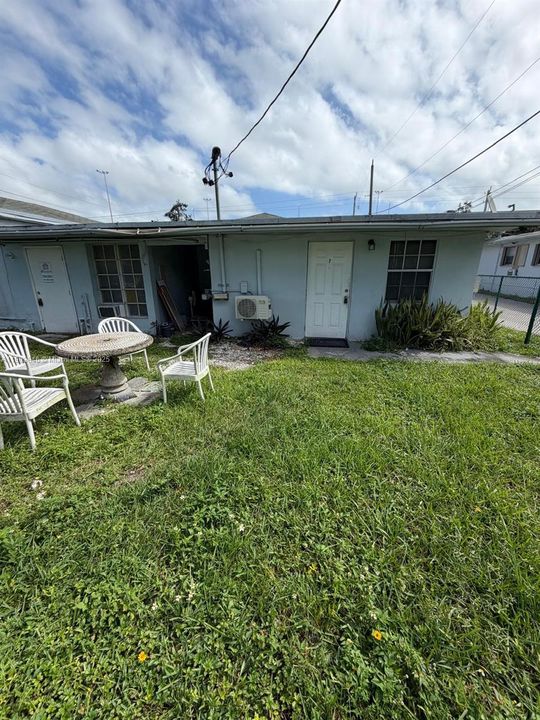 For Rent: $1,375 (1 beds, 1 baths, 5310 Square Feet)