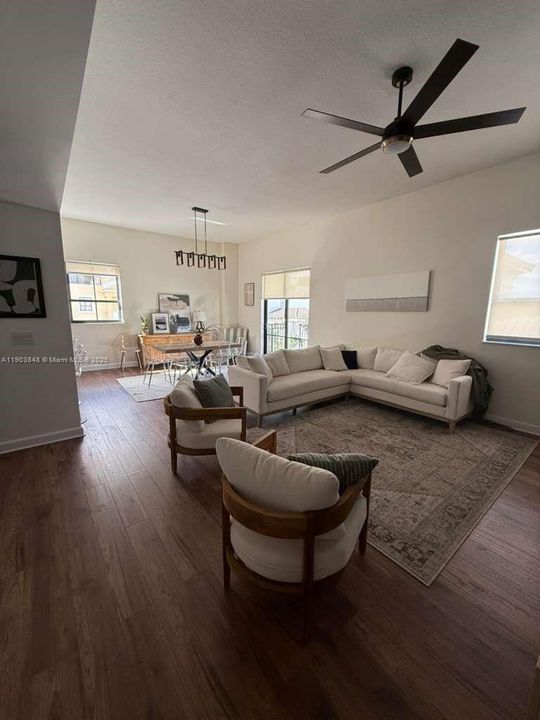 For Sale: $599,000 (2 beds, 2 baths, 1518 Square Feet)