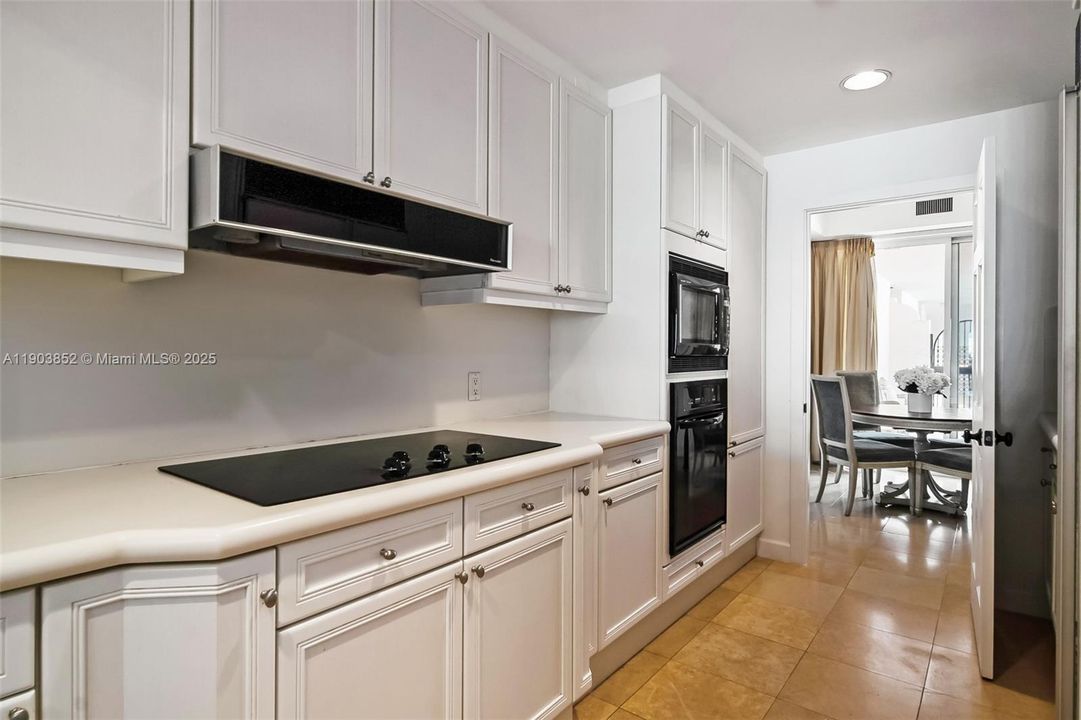 Recently Rented: $15,000 (2 beds, 2 baths, 1950 Square Feet)