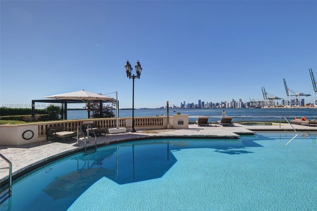 Recently Rented: $15,000 (2 beds, 2 baths, 1950 Square Feet)