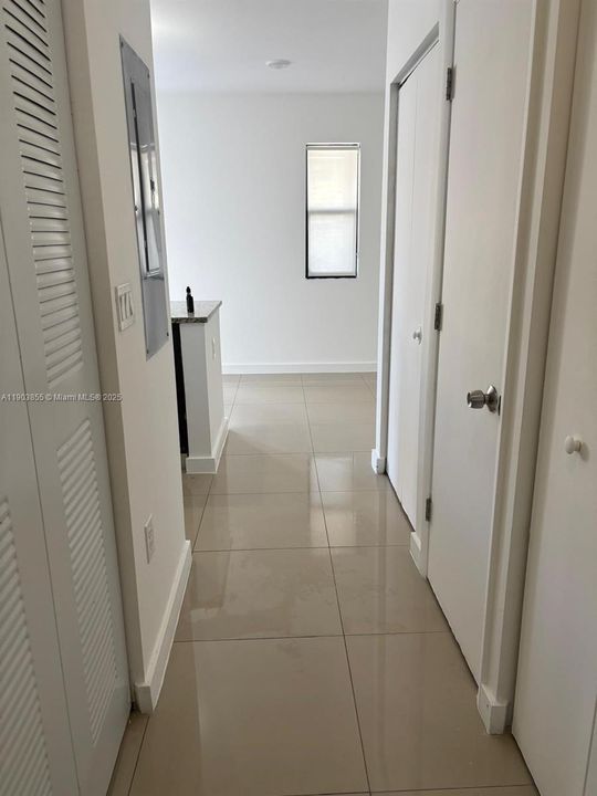 For Rent: $2,399 (2 beds, 2 baths, 1240 Square Feet)