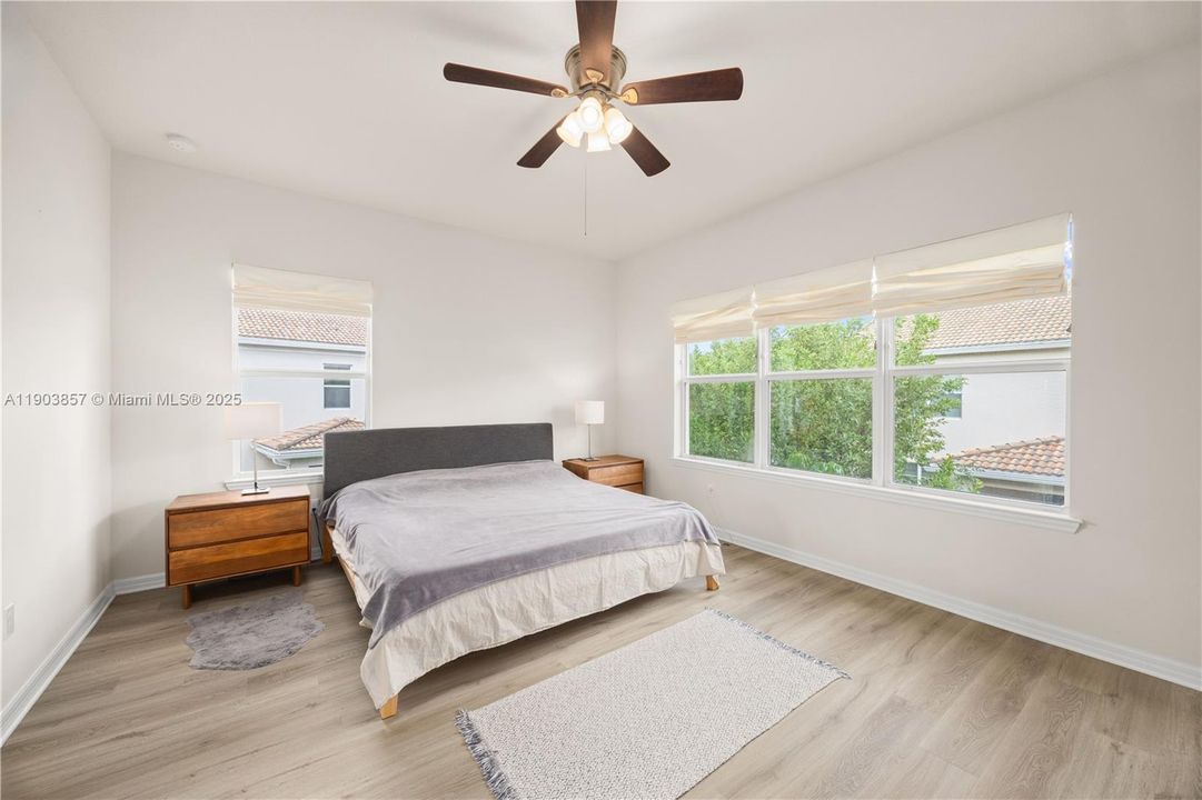 待售: $695,000 (3 贝兹, 2 浴室, 1769 平方英尺)