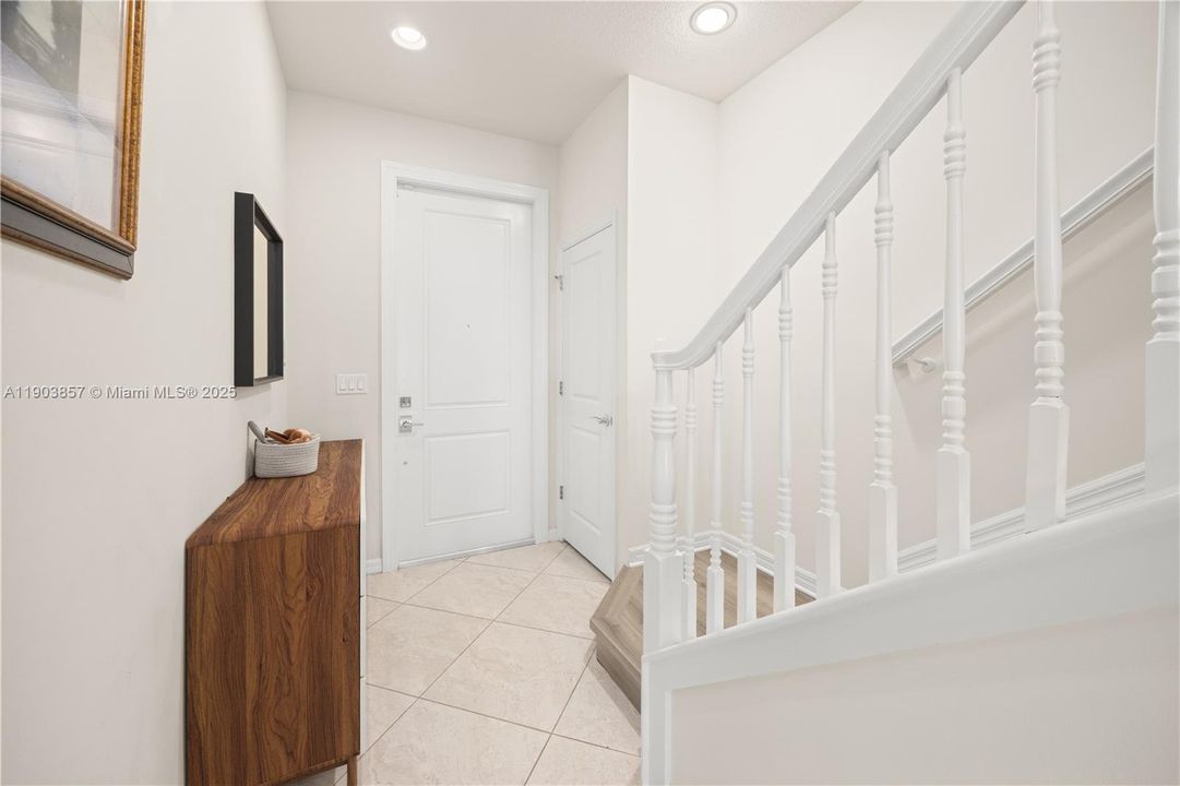 待售: $695,000 (3 贝兹, 2 浴室, 1769 平方英尺)