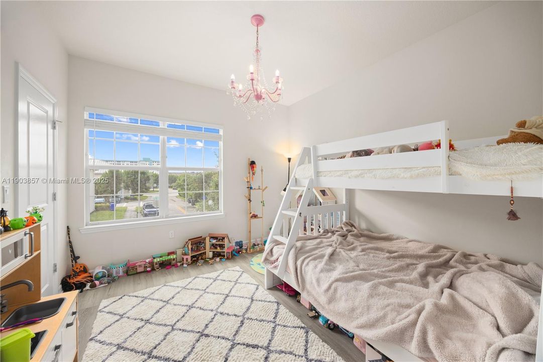 待售: $695,000 (3 贝兹, 2 浴室, 1769 平方英尺)