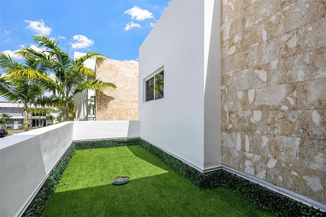 For Rent: $7,000 (4 beds, 3 baths, 2782 Square Feet)