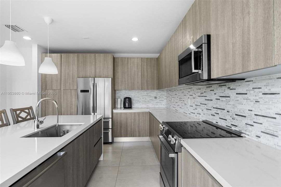 For Rent: $7,000 (4 beds, 3 baths, 2782 Square Feet)