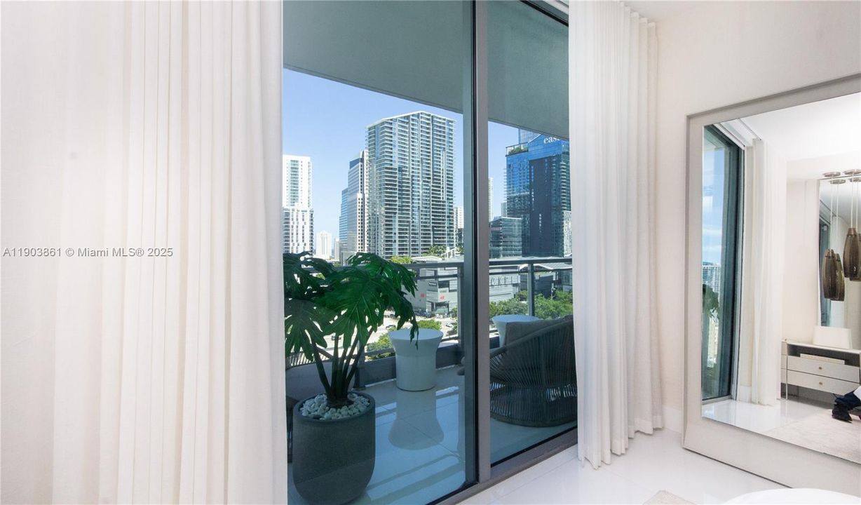 For Rent: $4,600 (2 beds, 2 baths, 1118 Square Feet)