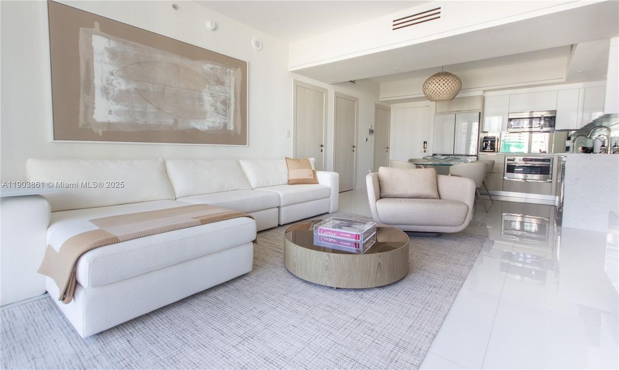 For Rent: $4,600 (2 beds, 2 baths, 1118 Square Feet)