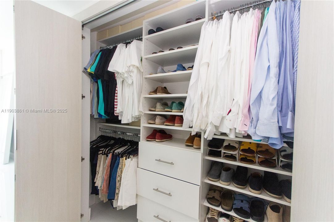 For Rent: $4,600 (2 beds, 2 baths, 1118 Square Feet)