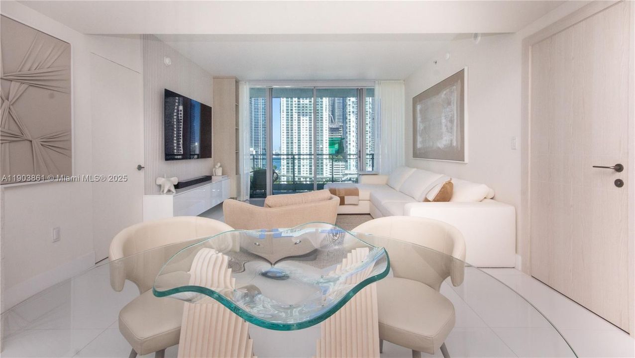 For Rent: $4,600 (2 beds, 2 baths, 1118 Square Feet)