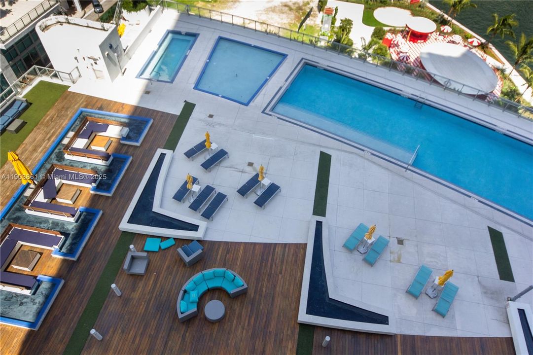 For Rent: $4,600 (2 beds, 2 baths, 1118 Square Feet)