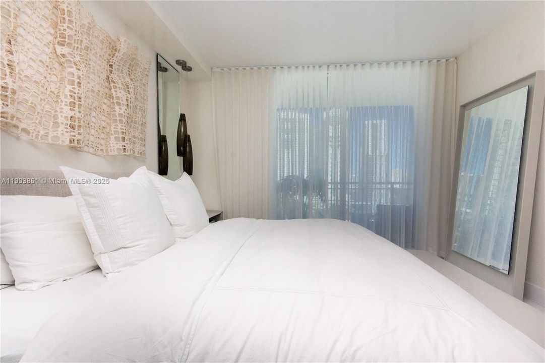 For Rent: $4,600 (2 beds, 2 baths, 1118 Square Feet)