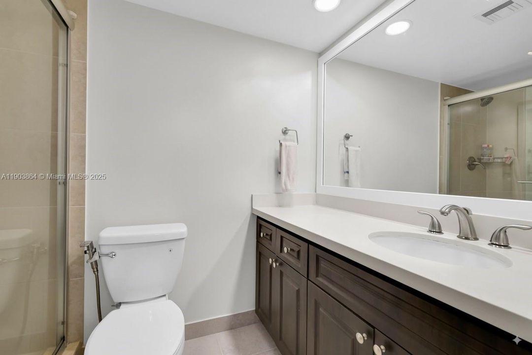 For Sale: $239,990 (2 beds, 2 baths, 1112 Square Feet)