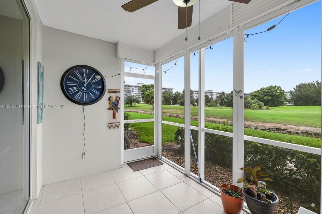 For Sale: $239,990 (2 beds, 2 baths, 1112 Square Feet)