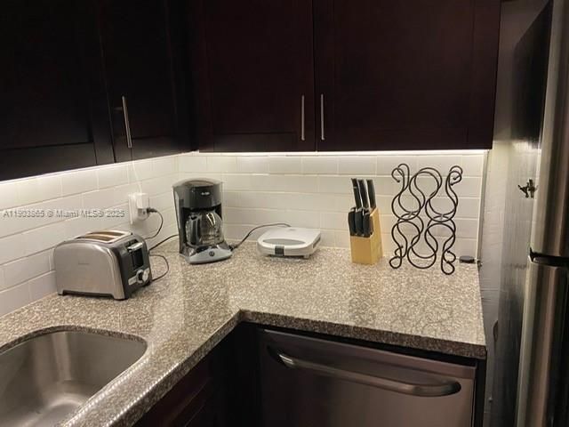 Под контрактом: $2,000 (1 спален, 1 ванн, 685 Квадратных фут)