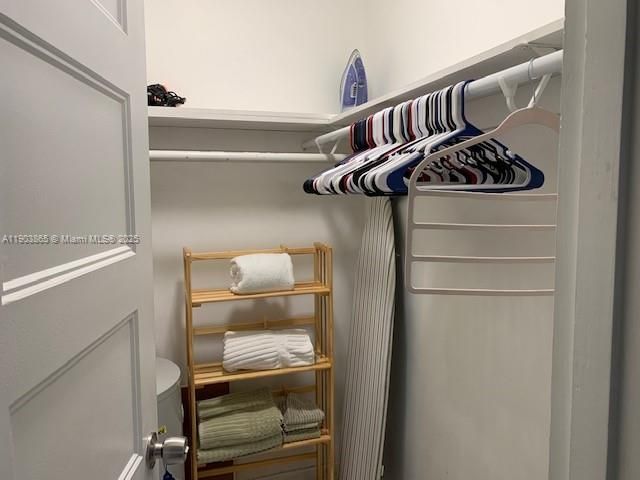 Под контрактом: $2,000 (1 спален, 1 ванн, 685 Квадратных фут)