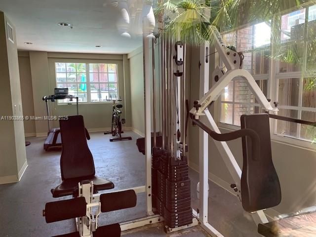 Под контрактом: $2,000 (1 спален, 1 ванн, 685 Квадратных фут)