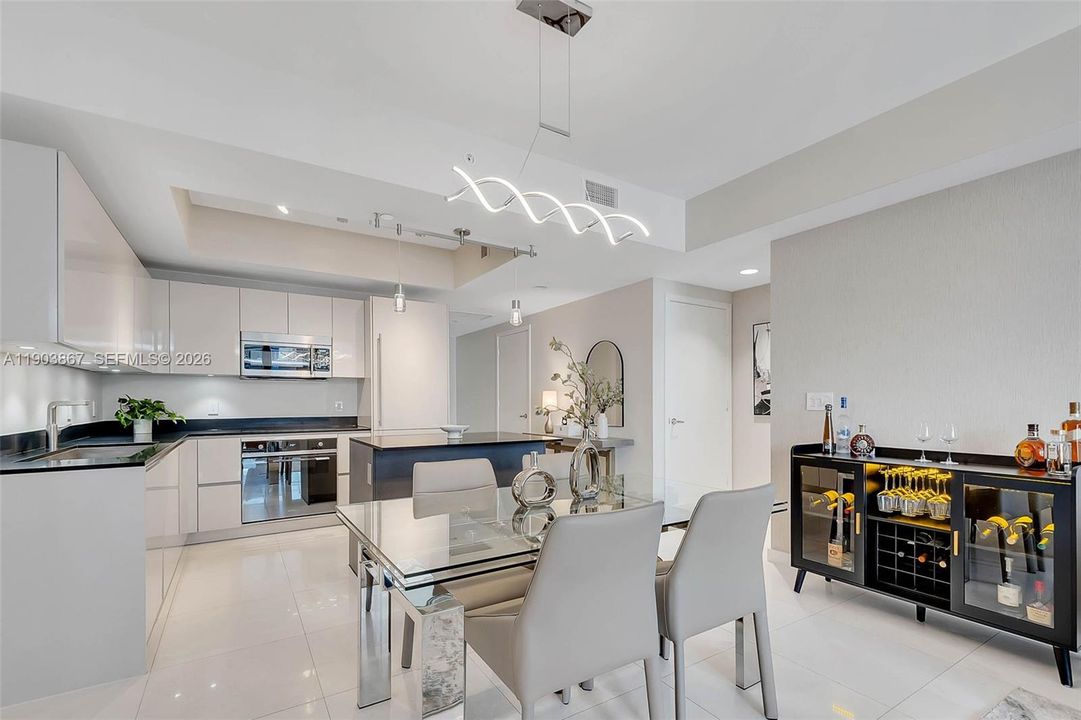 For Rent: $6,800 (2 beds, 2 baths, 1028 Square Feet)