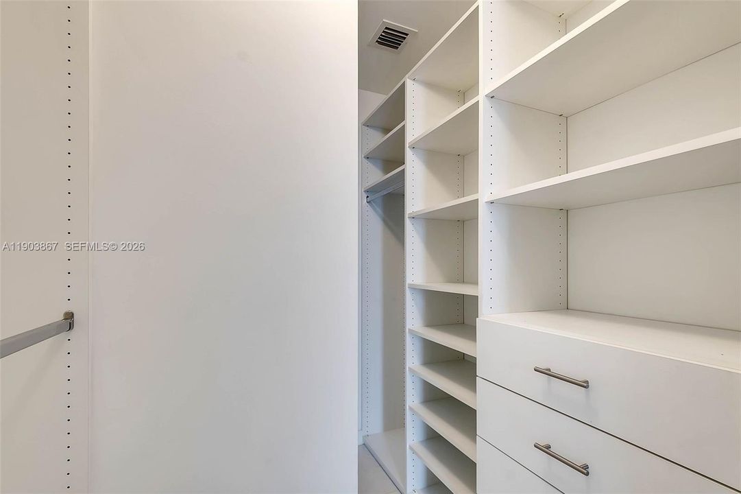 For Rent: $6,800 (2 beds, 2 baths, 1028 Square Feet)