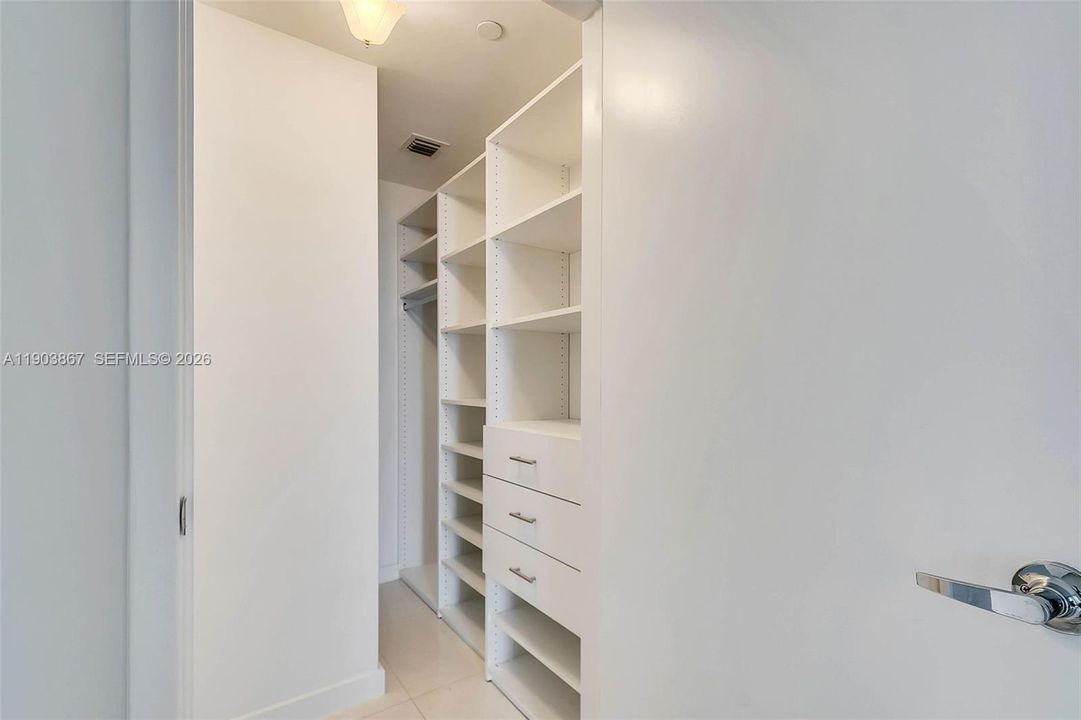 For Rent: $6,800 (2 beds, 2 baths, 1028 Square Feet)