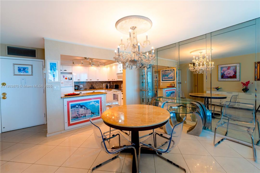 For Rent: $2,800 (1 beds, 2 baths, 980 Square Feet)