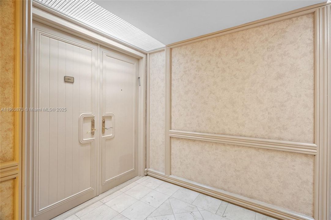 En Venta: $649,999 (2 camas, 2 baños, 1800 Pies cuadrados)