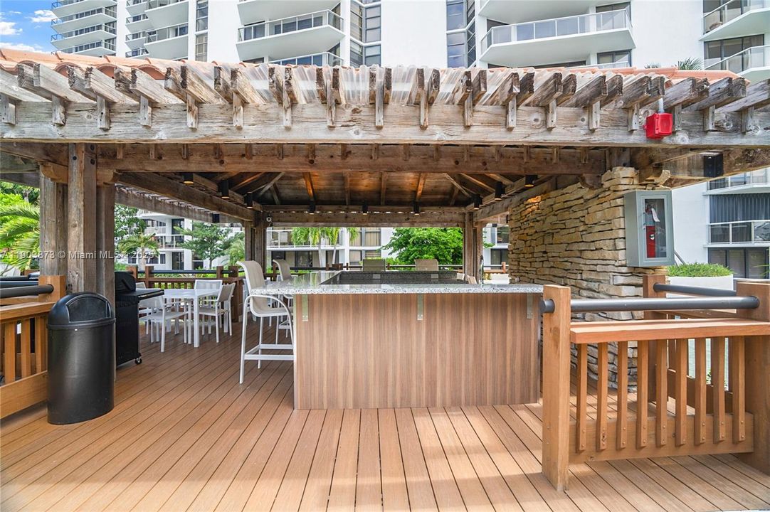 En Venta: $649,999 (2 camas, 2 baños, 1800 Pies cuadrados)