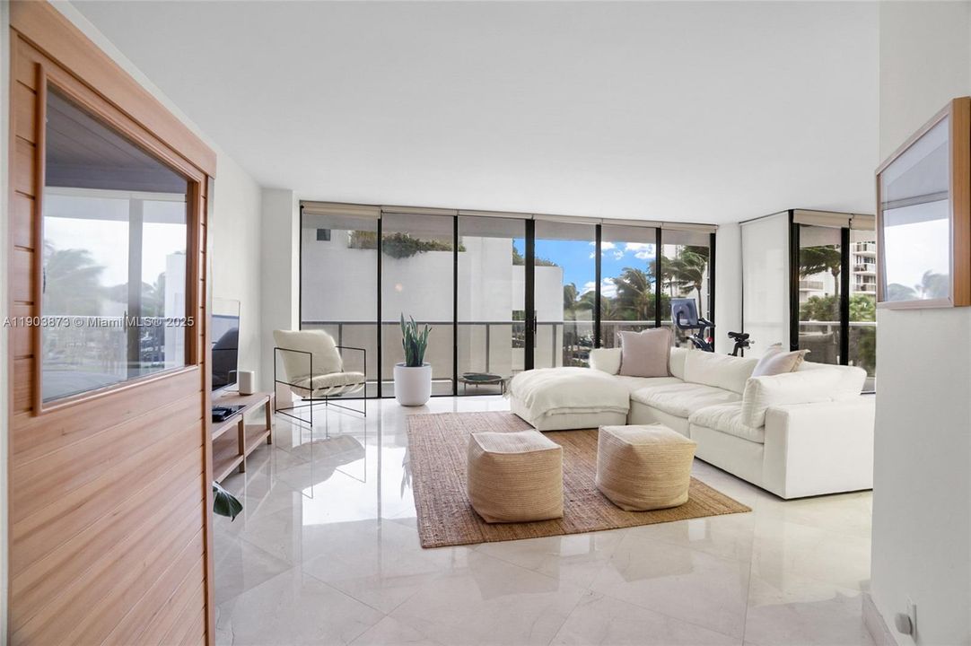 En Venta: $649,999 (2 camas, 2 baños, 1800 Pies cuadrados)