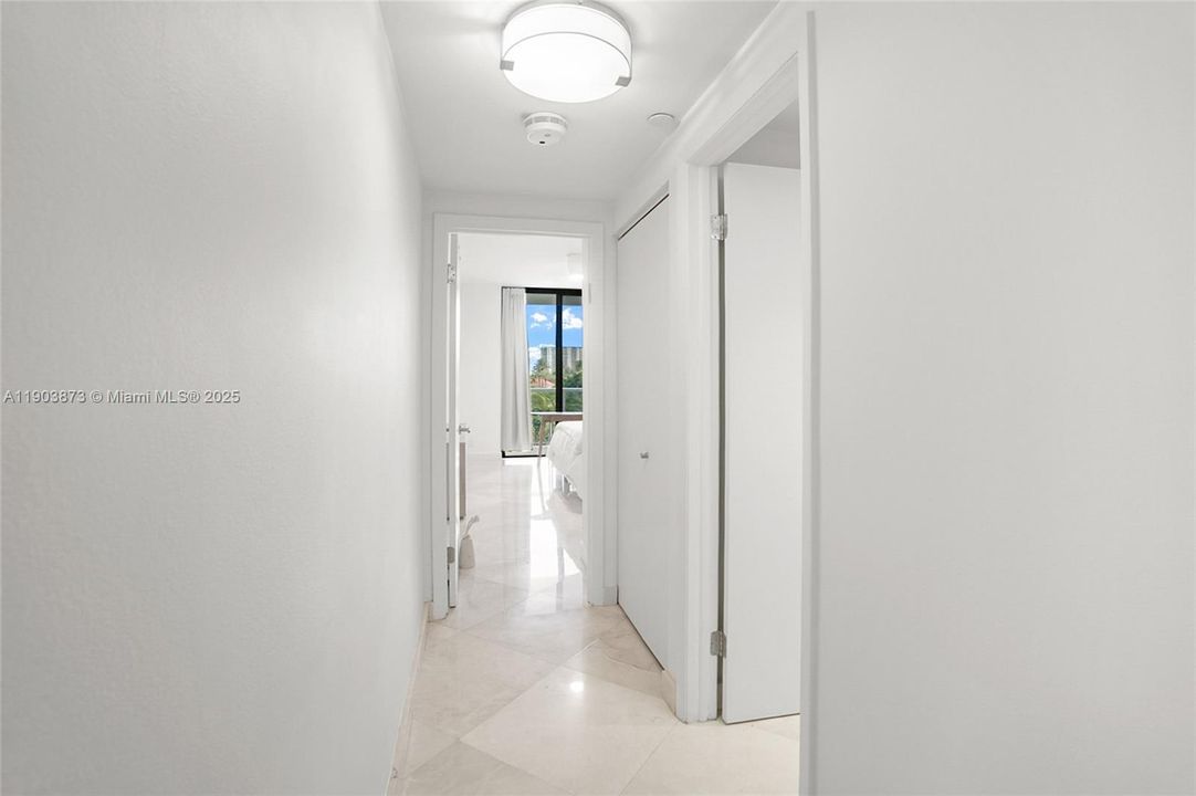 En Venta: $649,999 (2 camas, 2 baños, 1800 Pies cuadrados)