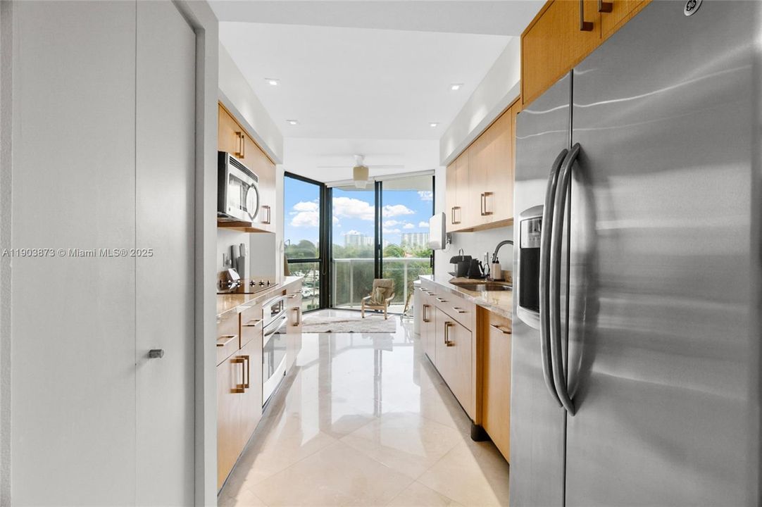 En Venta: $649,999 (2 camas, 2 baños, 1800 Pies cuadrados)