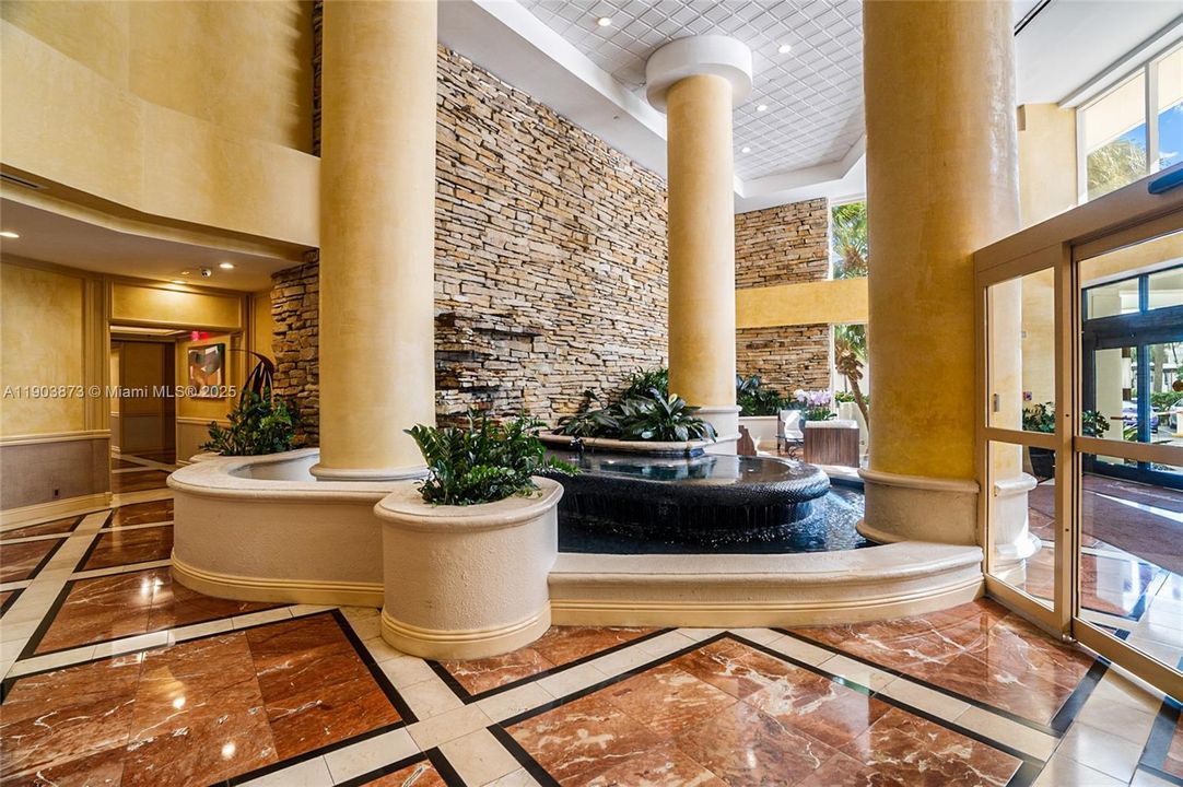 En Venta: $649,999 (2 camas, 2 baños, 1800 Pies cuadrados)