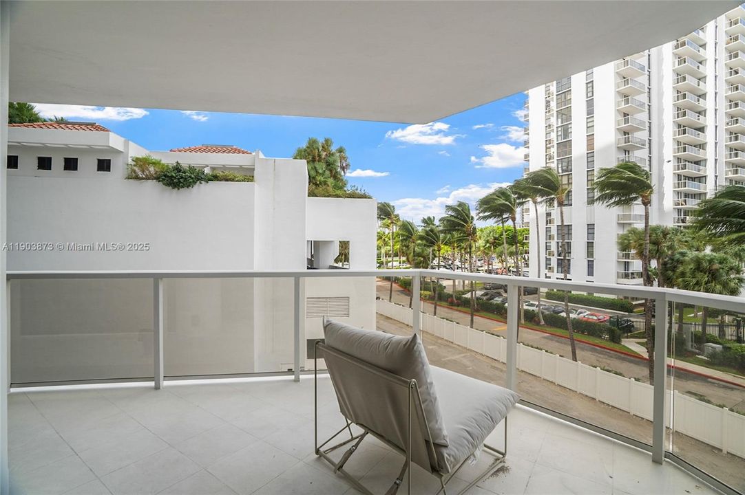 En Venta: $649,999 (2 camas, 2 baños, 1800 Pies cuadrados)