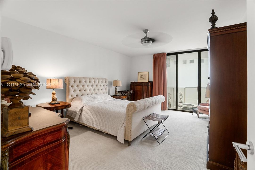 En Venta: $649,999 (2 camas, 2 baños, 1800 Pies cuadrados)