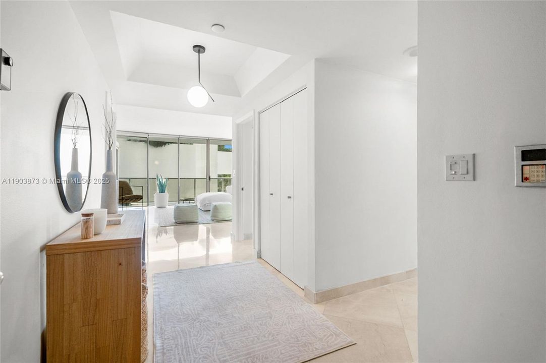 En Venta: $649,999 (2 camas, 2 baños, 1800 Pies cuadrados)