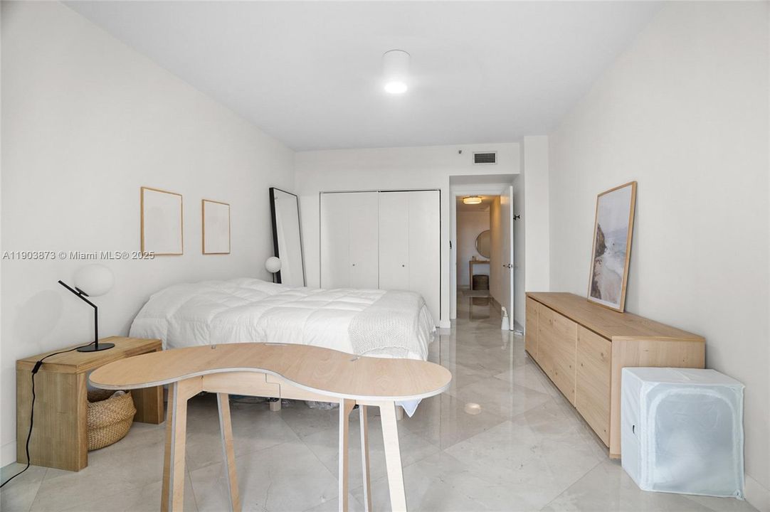 En Venta: $649,999 (2 camas, 2 baños, 1800 Pies cuadrados)