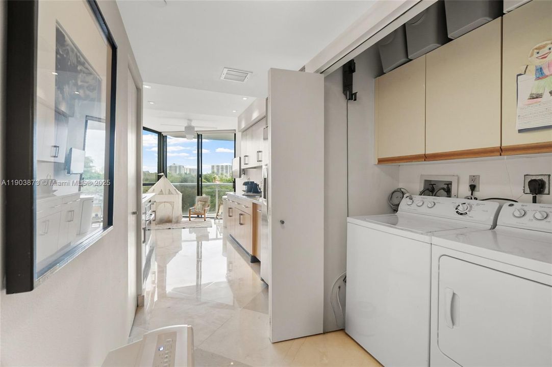 En Venta: $649,999 (2 camas, 2 baños, 1800 Pies cuadrados)