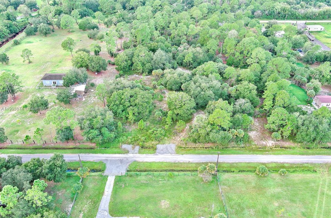 合同活跃: $53,000 (1.25 acres)