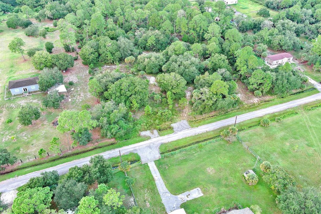 合同活跃: $53,000 (1.25 acres)