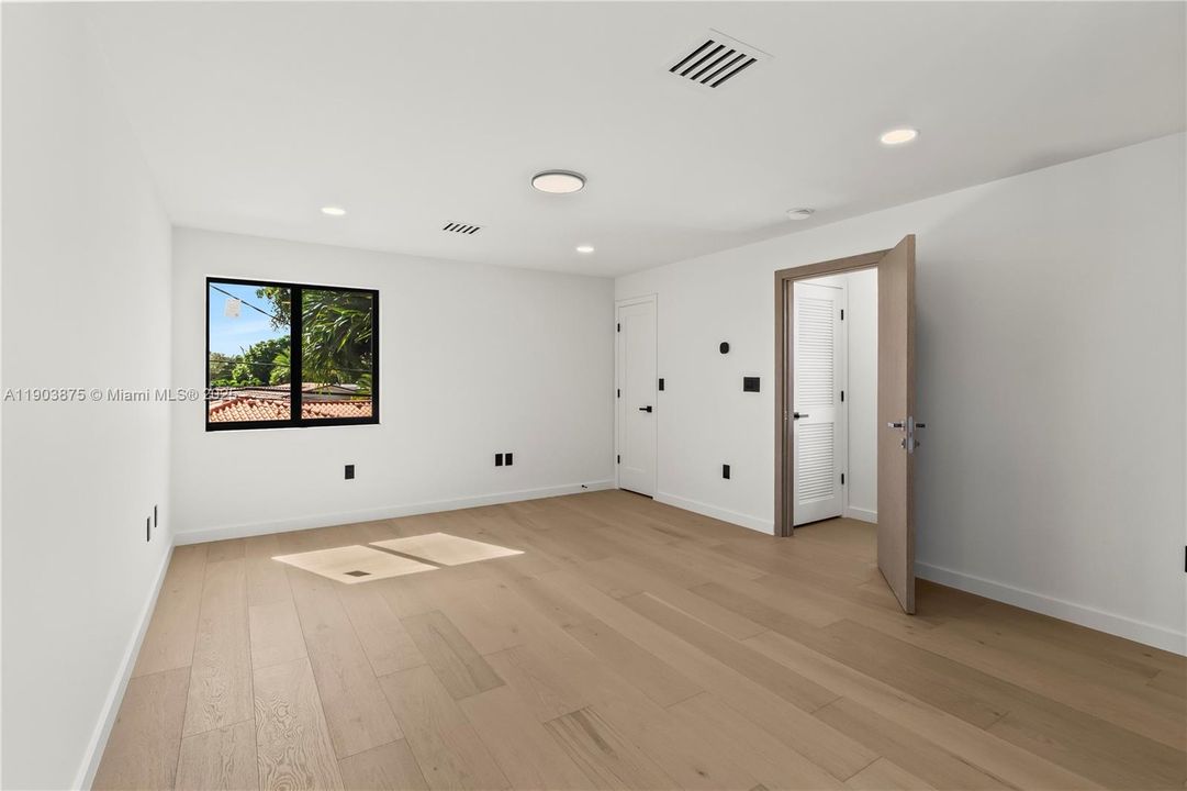 待售: $1,699,999 (4 贝兹, 4 浴室, 2759 平方英尺)