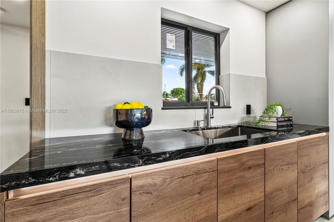 待售: $1,699,999 (4 贝兹, 4 浴室, 2759 平方英尺)