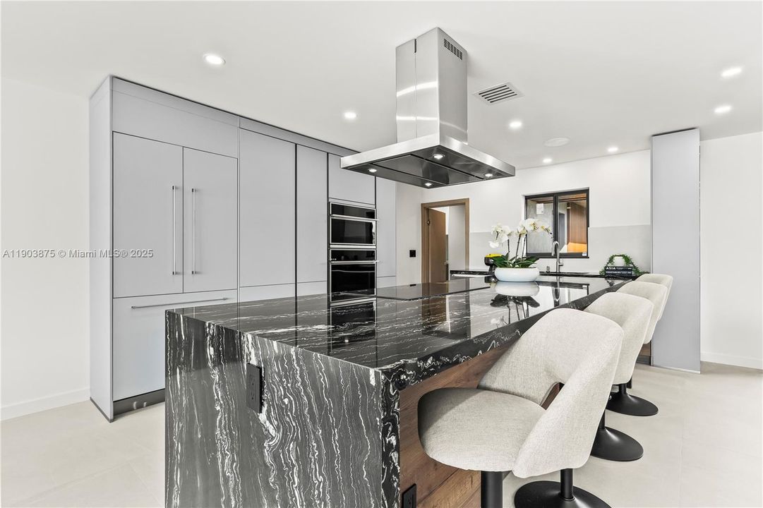 待售: $1,699,999 (4 贝兹, 4 浴室, 2759 平方英尺)