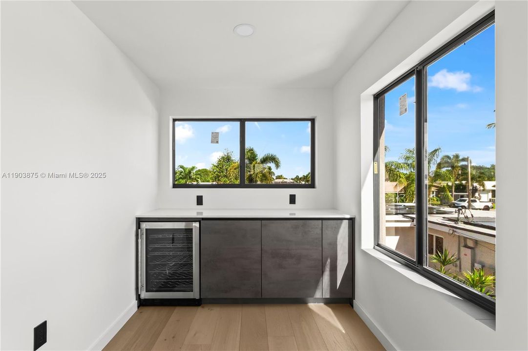 待售: $1,699,999 (4 贝兹, 4 浴室, 2759 平方英尺)