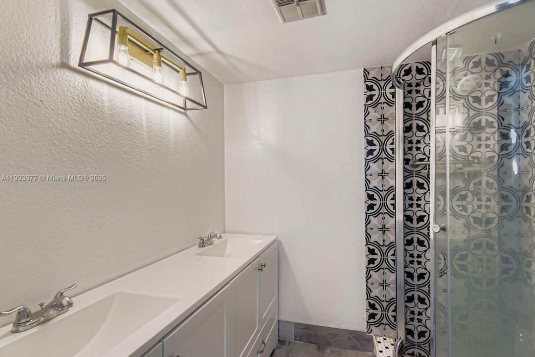 En Venta: $99,900 (2 camas, 2 baños, 880 Pies cuadrados)