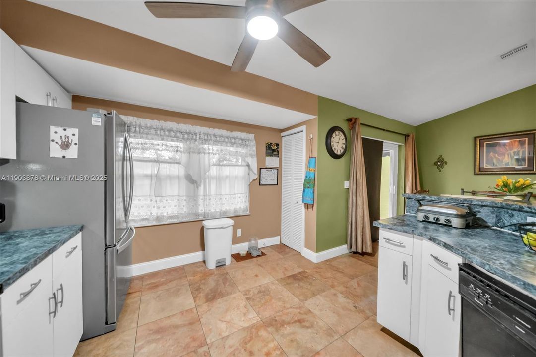 待售: $400,000 (3 贝兹, 2 浴室, 0 平方英尺)