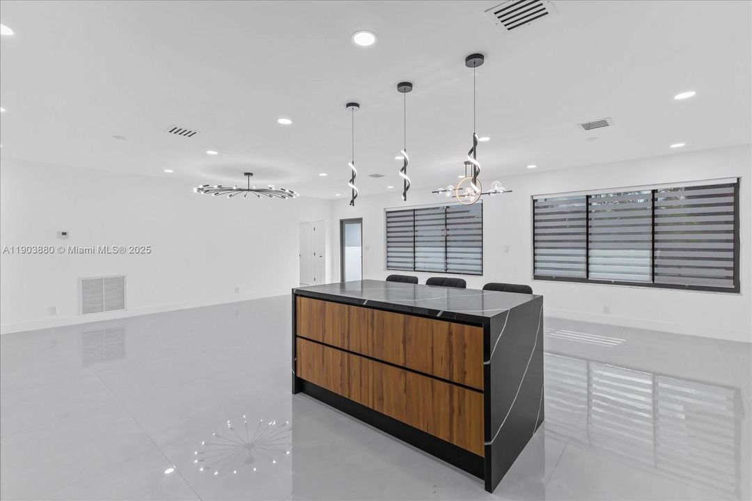 For Sale: $1,390,000 (5 beds, 3 baths, 1970 Square Feet)