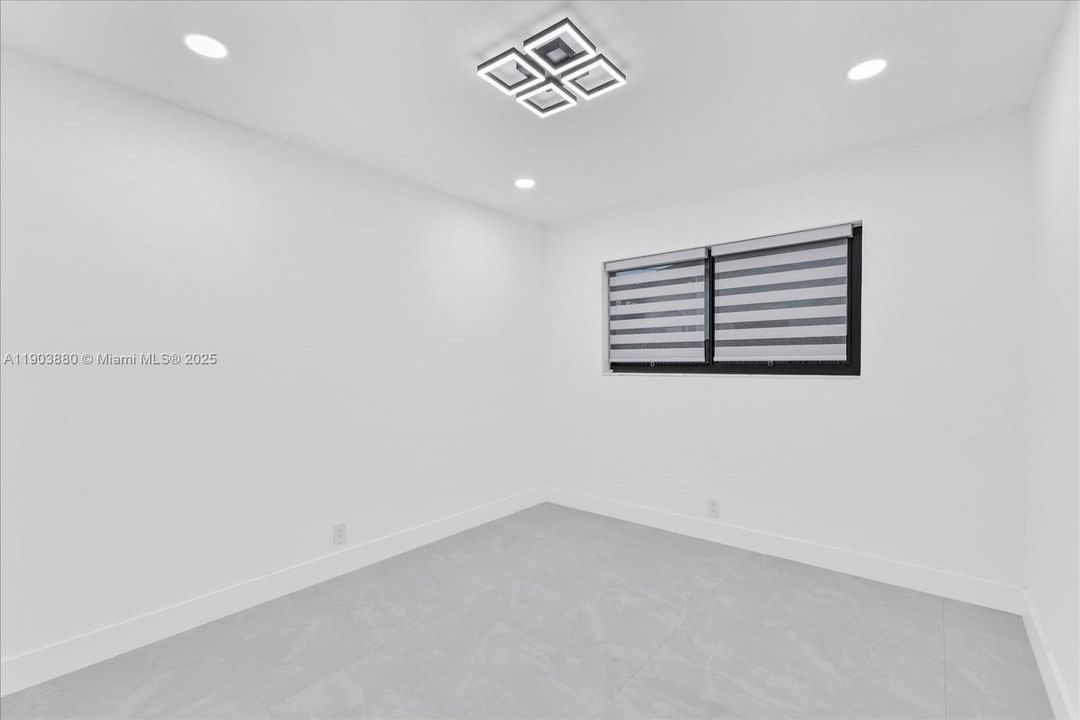 For Sale: $1,390,000 (5 beds, 3 baths, 1970 Square Feet)