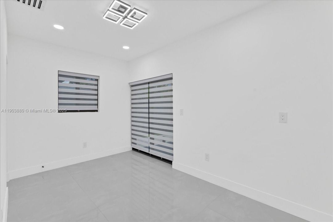 For Sale: $1,390,000 (5 beds, 3 baths, 1970 Square Feet)