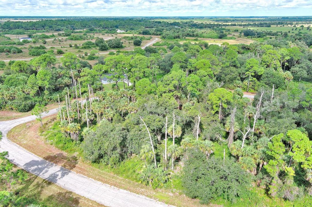 На продажу: $28,500 (0.23 acres)